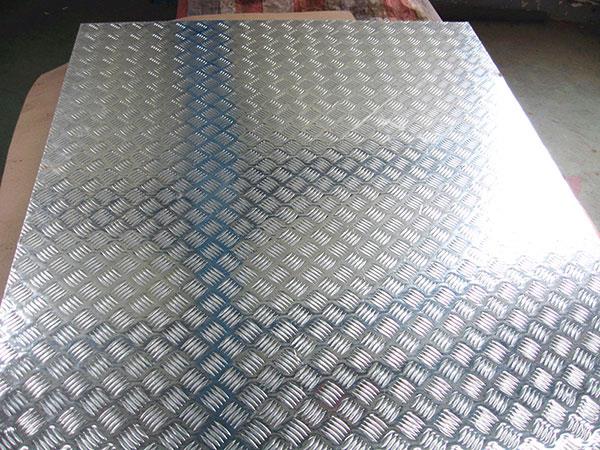 Diamond pattern stocco embossed aluminum sheet has anti-slip effect